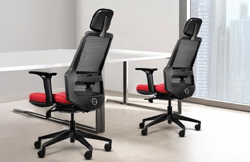 Mesh vs Leather Office Chairs: Which One is Better for Comfort?